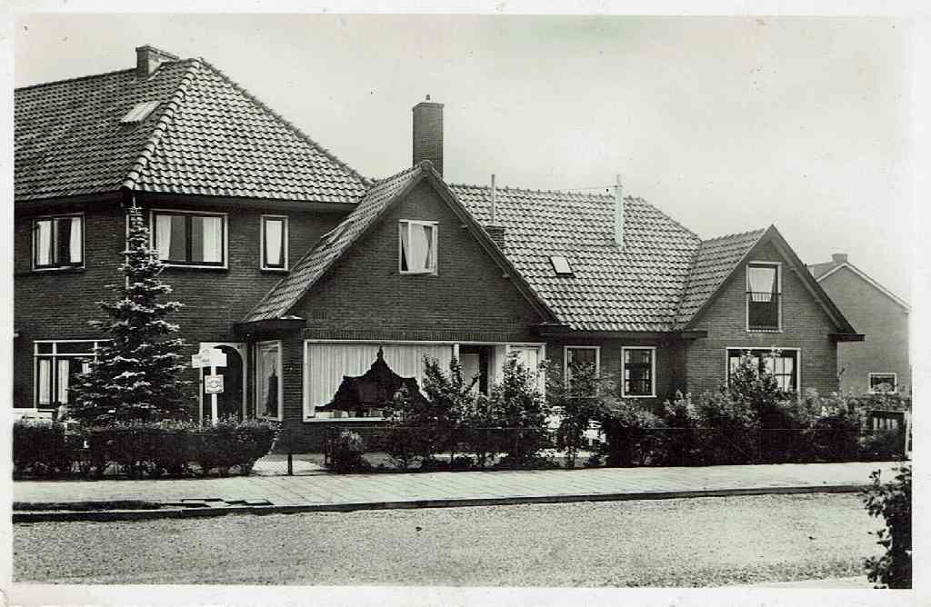 Oude+Loosdrechtseweg+nr+67+1953+ANWB+hotel+het+Hoekje+Roukes+en+Erhart